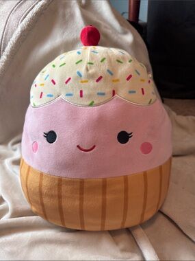 Squishmallows Cupcake Plush